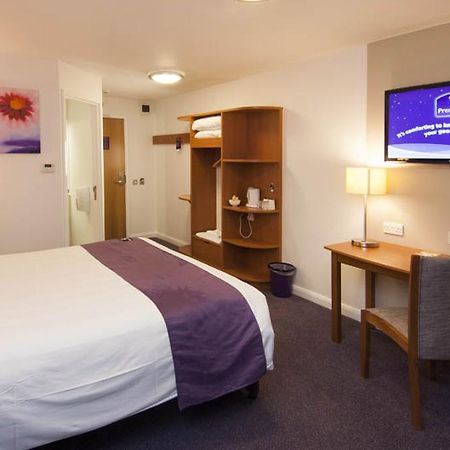 Premier Inn Edinburgh Princes Street Екстер'єр фото