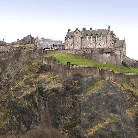 Premier Inn Edinburgh Princes Street Екстер'єр фото