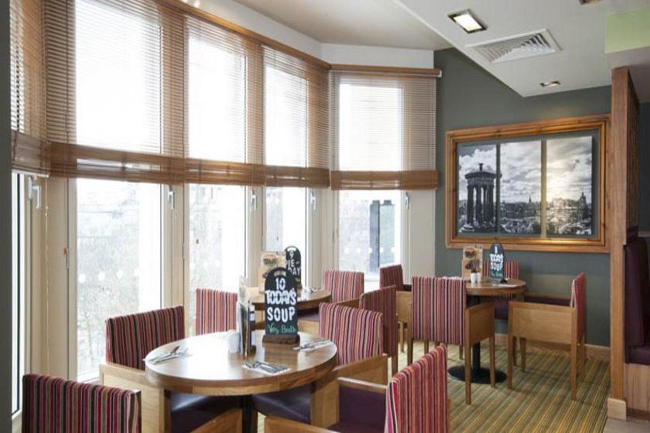 Premier Inn Edinburgh Princes Street Екстер'єр фото