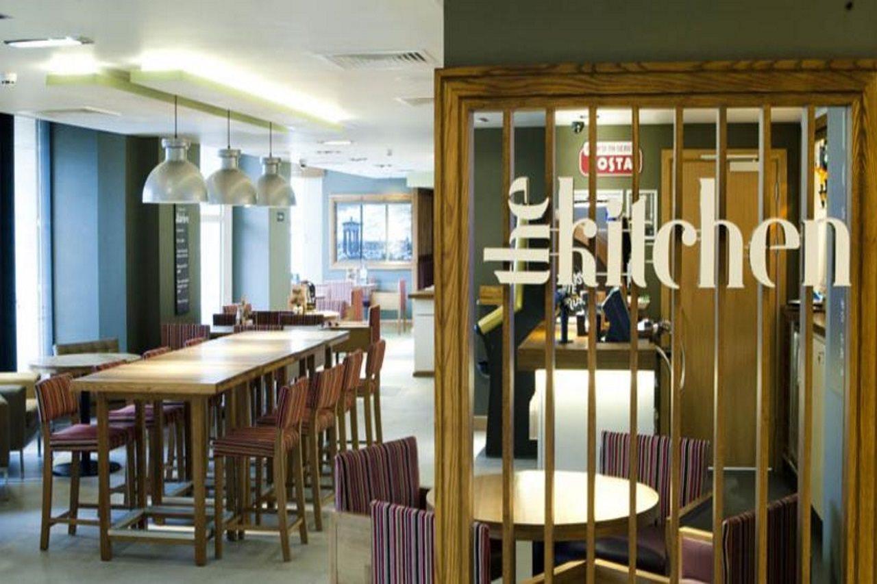 Premier Inn Edinburgh Princes Street Екстер'єр фото