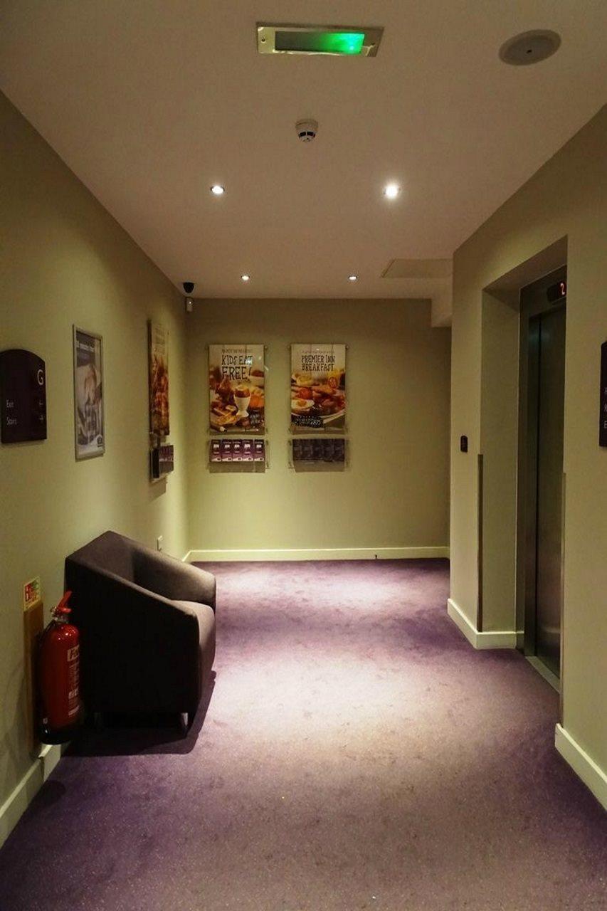 Premier Inn Edinburgh Princes Street Екстер'єр фото