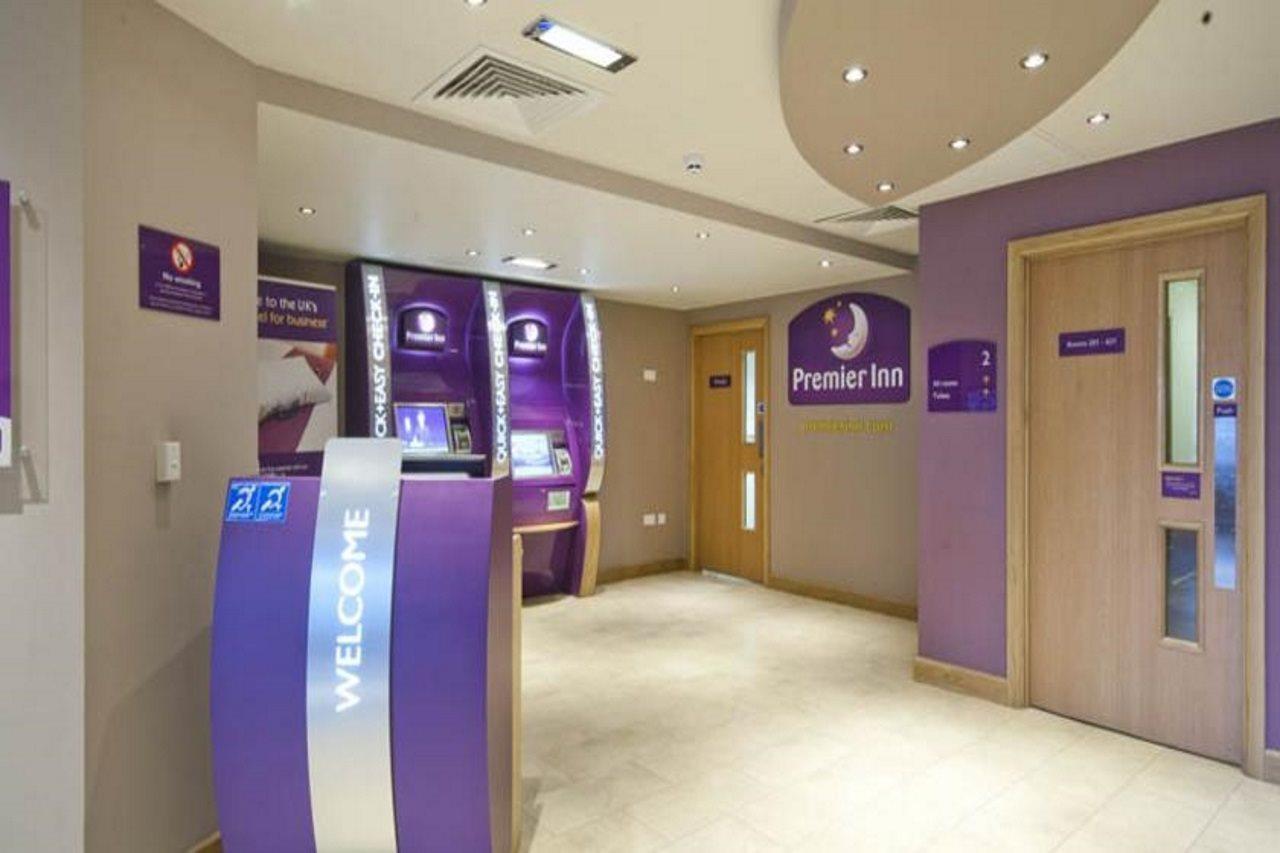 Premier Inn Edinburgh Princes Street Екстер'єр фото
